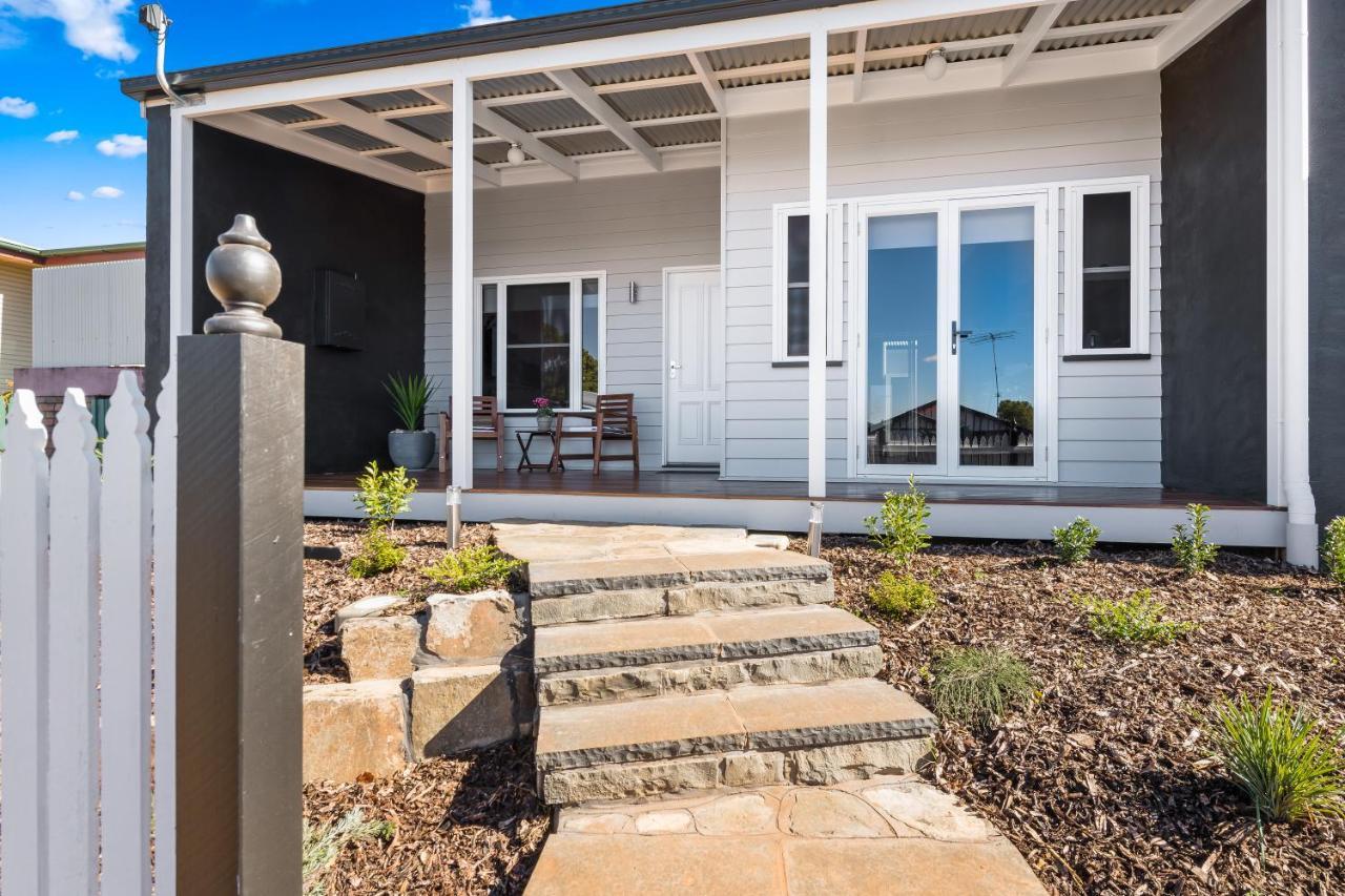 Bluestone Cottages - The Villa Toowoomba Exteriör bild